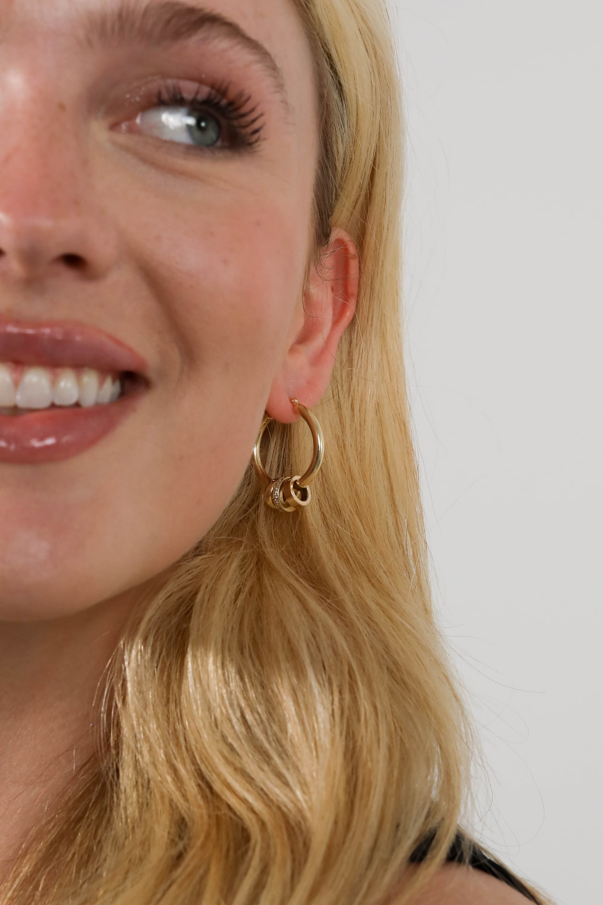 LoesHoops25mmYG&Flats&Bobbie&SimpleSpacerCharms-YG-3.26-3.jpg