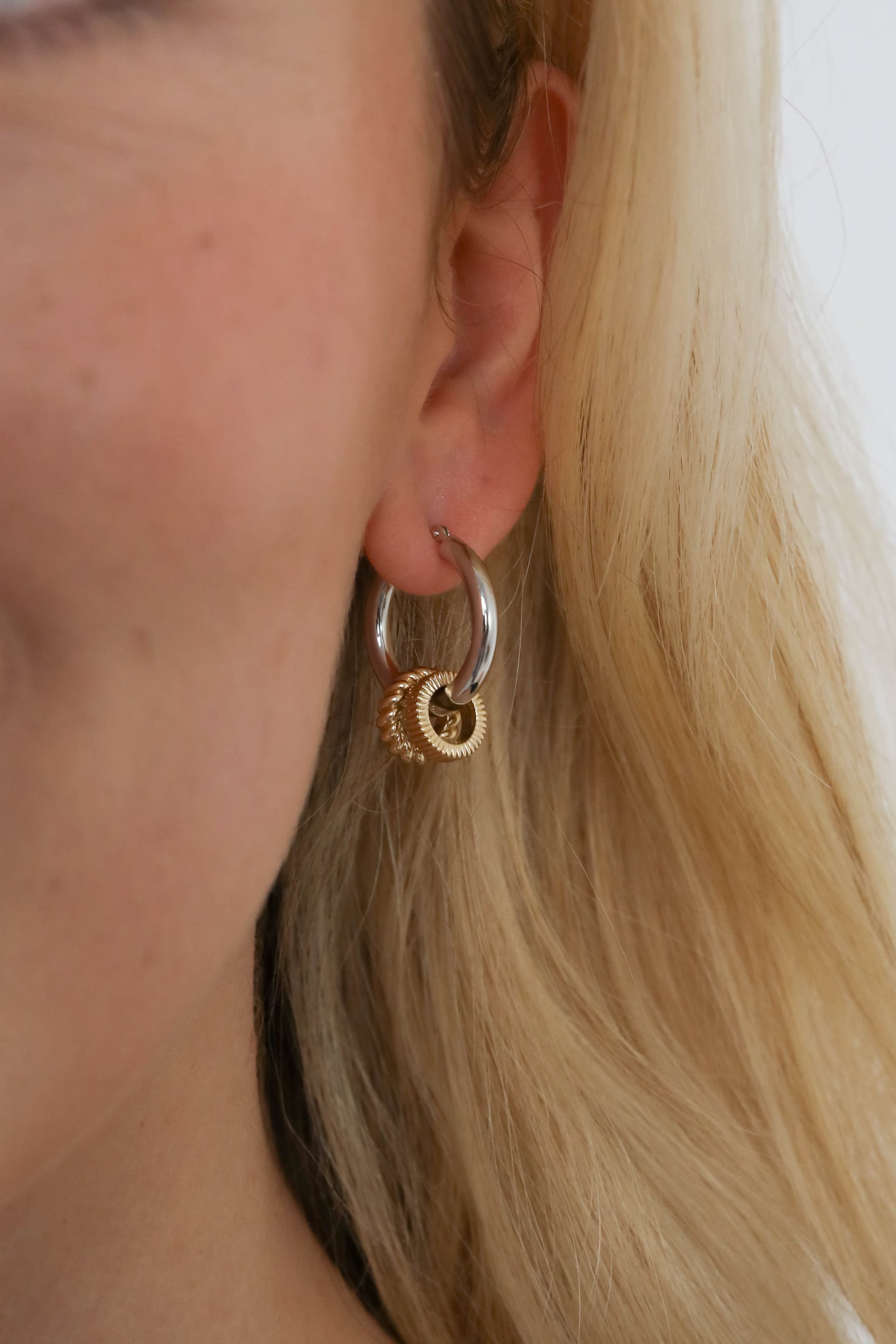 LoesHoops20mmWG&Edison&RopeSpacerCharms-YG-3.26-1.jpg